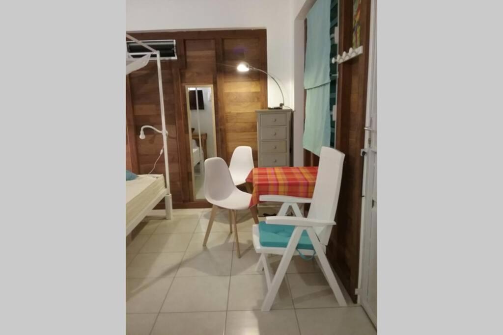 Gite Cajou Dans Jardin Tropical Ventile A Sainte-Anne Exterior photo